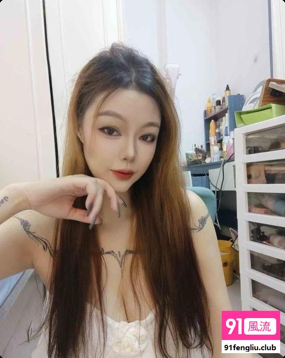大胸朵朵气质佳